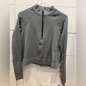 Restless 1/4 zip top, lululemon, BNW/OT, perfect, unworn, size 8